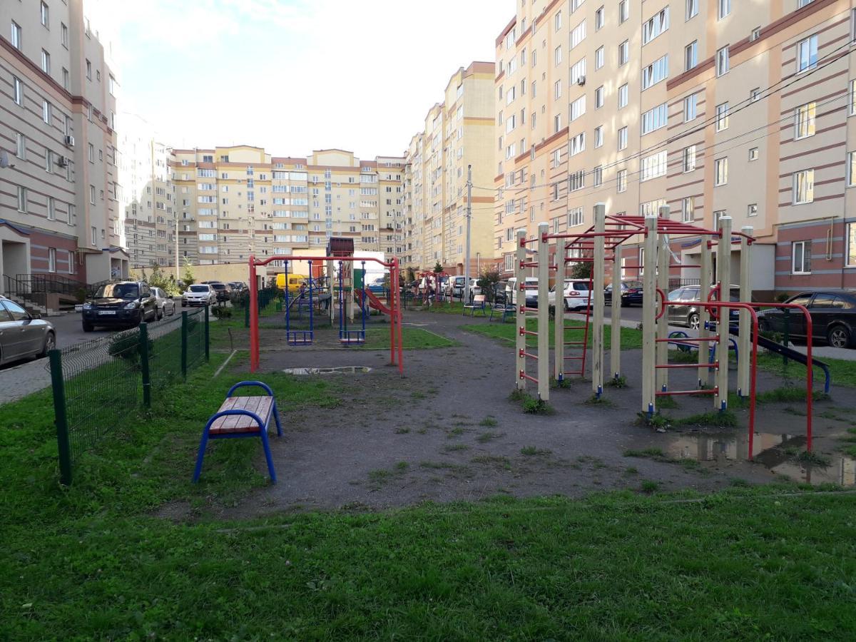 Apartment On Getmana Vigovskogo 49 Rivne Exterior foto